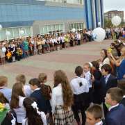 Чем и почему в России украшают новогодние елки узнали наши корейские ученики