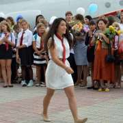 Чем и почему в России украшают новогодние елки узнали наши корейские ученики
