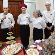 Консулы разных стран – гости рождественского бала
