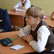 Дорогие ребята, учителя и родители, поздравляем вас с новым учебным годом!