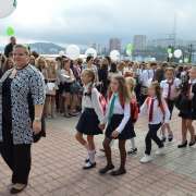 Дорогие ребята, учителя и родители, поздравляем вас с новым учебным годом!