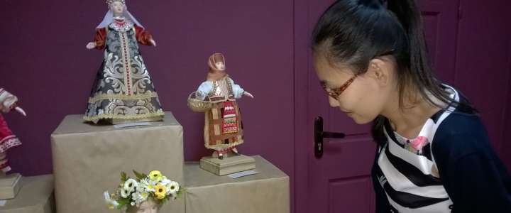 Куклы «Боярушки» МЛШ на выставке в Приморской государственной картинной галерее