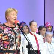 Учитель! Перед именем твоим позволь смиренно преклонить колени!