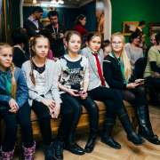 Ученики пятых классов МЛШ учились говорить без слов на мастер-классе французского мима