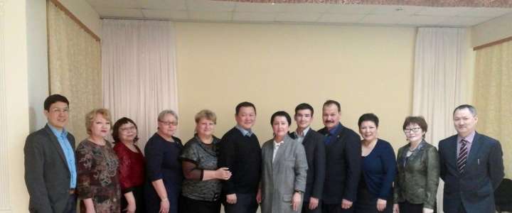 Директора школ Якутска высоко оценили обучающие семинары, которые провела для них учитель математики МЛШ Ирина Никитенко
