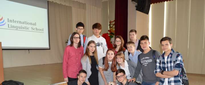 Ученики МЛШ узнали почему нельзя обмануть золотистого ретривера Рея 
