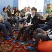 Старшеклассники МЛШ изучают волонтерские программы Владивостока в молодежном клубе «Антресоль»
