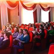 Французскими мелодиями звучит весна для ученицы Международной лингвистической школы