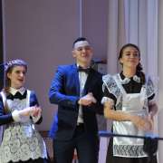 Последний звонок: прощай, школа, мы всегда будем помнить чудесные школьные годы! 