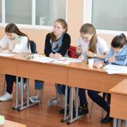 Продолжает работу летняя школа по математике «ЕГЭ-100»
