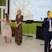 Дорогие наши выпускники, поздравляем с вручением аттестатов! 