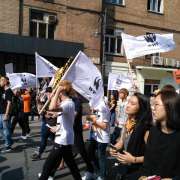 Ученики МЛШ вместе с жителями Владивостока чествовали царя тайги