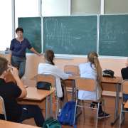 В Международной лингвистической школе не обходят стороной острые темы 