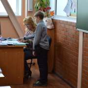 В Международной лингвистической школе не делают из мухи слона, его рисуют
