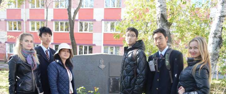 Ученики из Morioka Chuo High School  знакомятся с историей японской диаспоры во Владивостоке