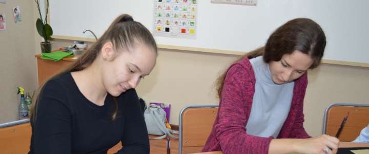 Ученики МЛШ участвуют в отборочном туре XI Приморского краевого конкурса по каллиграфии