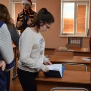 Новогодний квест лучше утренника! 7 и 8 классы решают ребусы «Школы твоих возможностей»