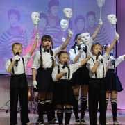 Новогодний концерт в Международной лингвистической школе –  фейерверк эмоций и улыбок! 