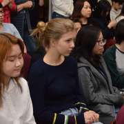 Новогодний концерт в Международной лингвистической школе –  фейерверк эмоций и улыбок! 