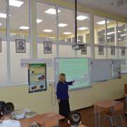 Заместитель директора по науке Марина Артеменко подводит итоги Недели науки в МЛШ 