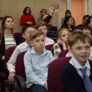 Пятиклассники Международной лингвистической школы попробовали себя в роли актеров