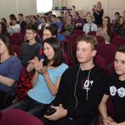 Ежегодный проект учеников Международной лингвистической школы «Играем классику» вновь радует зрителей 