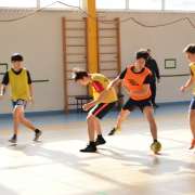Старшеклассники Международной лингвистической школы сыграли в футбол
