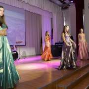 Дорогие коллеги! Поздравляю вас с Международным женским днем! 