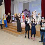 Пятиклассники Международной лингвистической школы попробовали себя в роли актеров