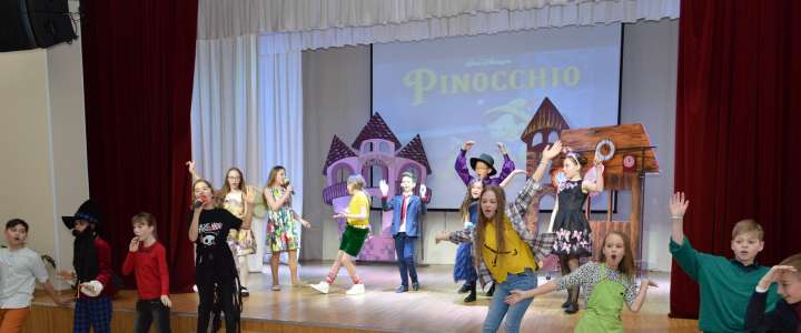 Пятиклассники Международной лингвистической школы попробовали себя в роли актеров