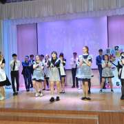 Последний звонок: мы всегда будем помнить школу и наших учителей! 