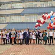 Последний звонок: мы всегда будем помнить школу и наших учителей! 