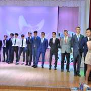 Последний звонок: мы всегда будем помнить школу и наших учителей! 