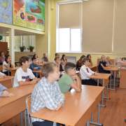 Ученые The North Pacific Marine Science Organization провели цикл лекций для учеников Международной лингвистической школы
