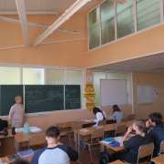 Учитель Международной лингвистической школы удостоена медали "За службу образованию"