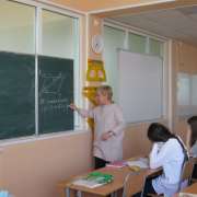Учитель Международной лингвистической школы удостоена медали "За службу образованию"