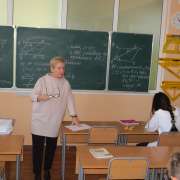 Учитель Международной лингвистической школы удостоена медали "За службу образованию"