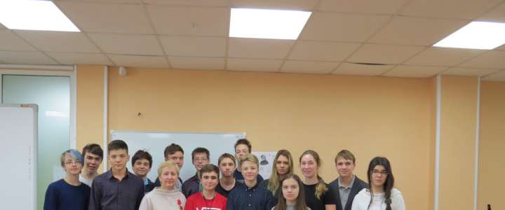Учитель Международной лингвистической школы удостоена медали "За службу образованию"