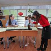 Ученики Международной лингвистической школы стремятся стать лучшими в конкурсе каллиграфии 