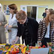 Творим добро: благотворительная ярмарка открылась в Международной лингвистической школе 