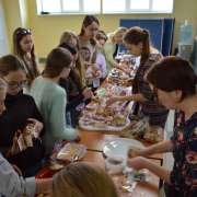 Творим добро: благотворительная ярмарка открылась в Международной лингвистической школе 