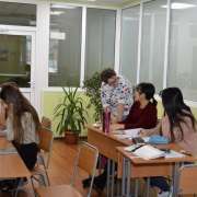 В Международной лингвистической школе началась третья четверть