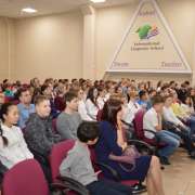 «Разве погибнуть ты нам завещала, Родина? Жизнь обещала, любовь обещала, Родина»