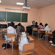 Практика студентов Шэньсийского педагогического университета в МЛШ проходит не только с пользой, но и весело