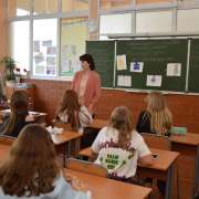 Шестиклассники Международной лингвистической школы показали, как можно «играть» с метафорами