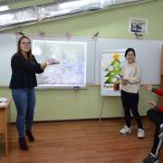 «Русский клуб»: повторяем прилагательные и изучаем русские новогодние традиции