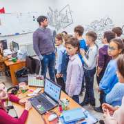Ученики 5м1 класса познакомились как работает самое крупное информационное агентство Дальнего Востока «PrimaMedia»