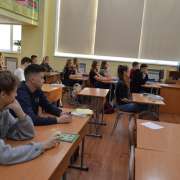 Неделю наук в Международной лингвистической школе открыли лекции о парниковом эффекте и исчезновении динозавров