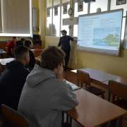 Неделю наук в Международной лингвистической школе открыли лекции о парниковом эффекте и исчезновении динозавров