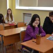Неделю наук в Международной лингвистической школе открыли лекции о парниковом эффекте и исчезновении динозавров